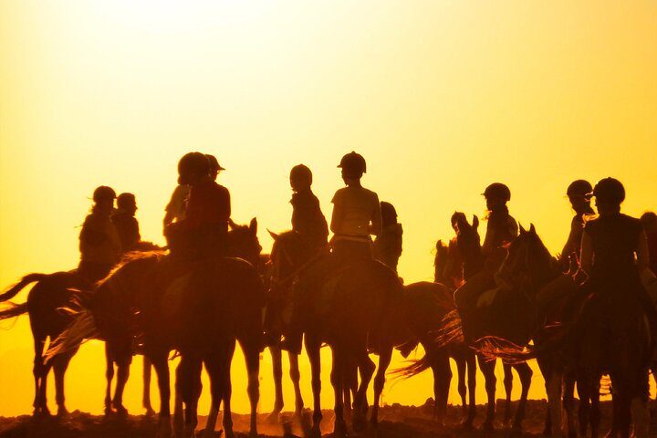 Balade à cheval au coucher du soleil sur la plage – photo 2
